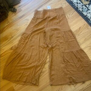 Flowy wide leg Simplee pants NWT
